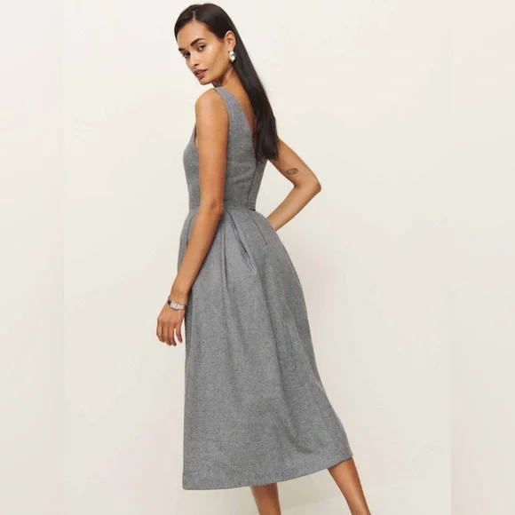 green emerald velvet dress Sleeveless Stretch Cady Fit And Flare in Green main image 1
